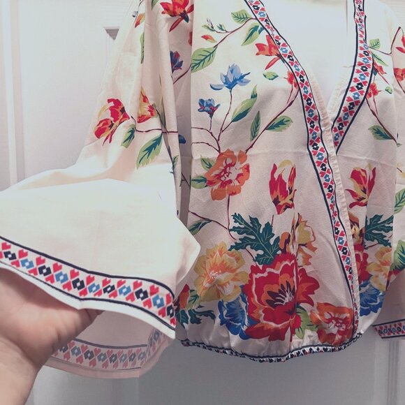 SHEIN Women's Cropped Elastic Flowy Floral Cross Over Front Size Med-Multi Col - Picture 8 of 16